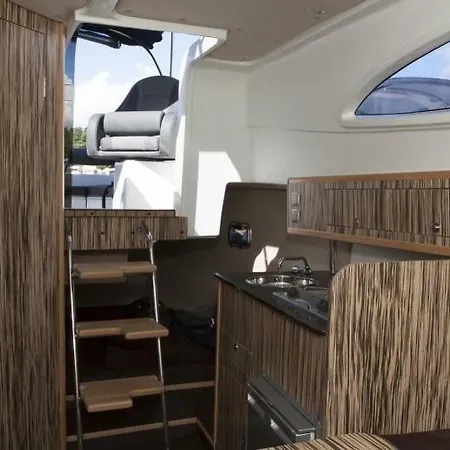 Boat & Bike - Houseboat ספינת מלון גדנסק