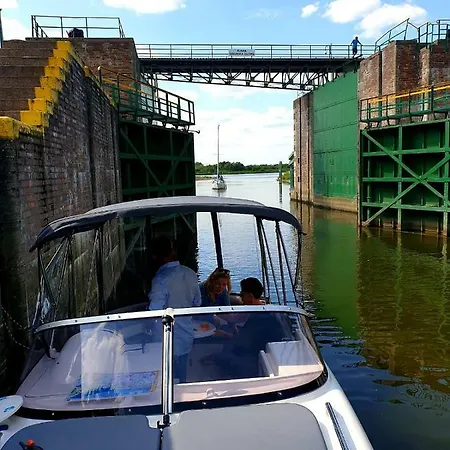 Boat & Bike - Houseboat *